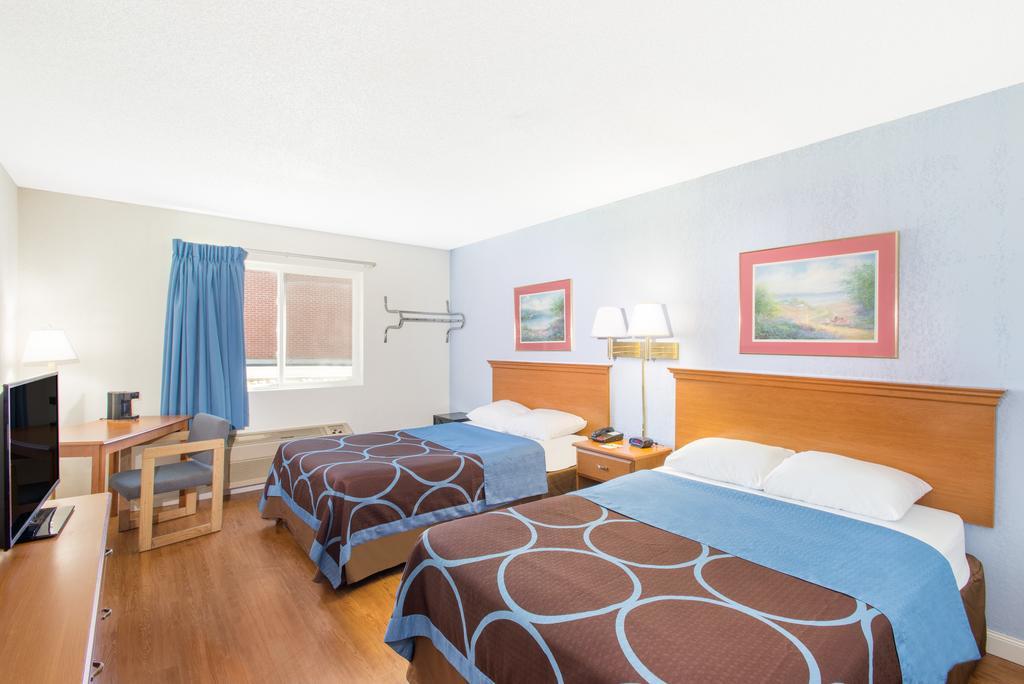 Super 8 By Wyndham Webster/rochester Webster