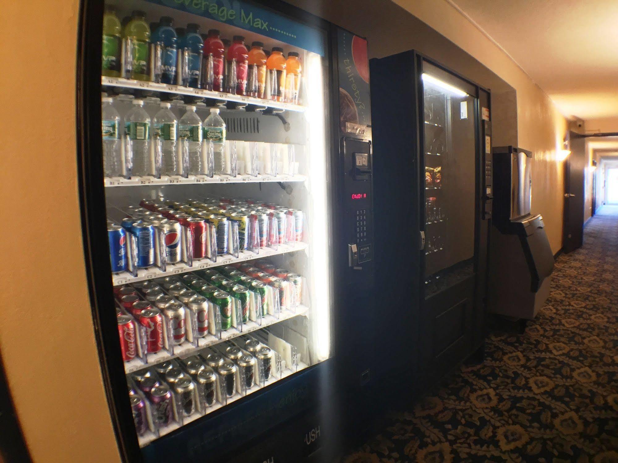 Super 8 By Wyndham Webster/rochester Hotel