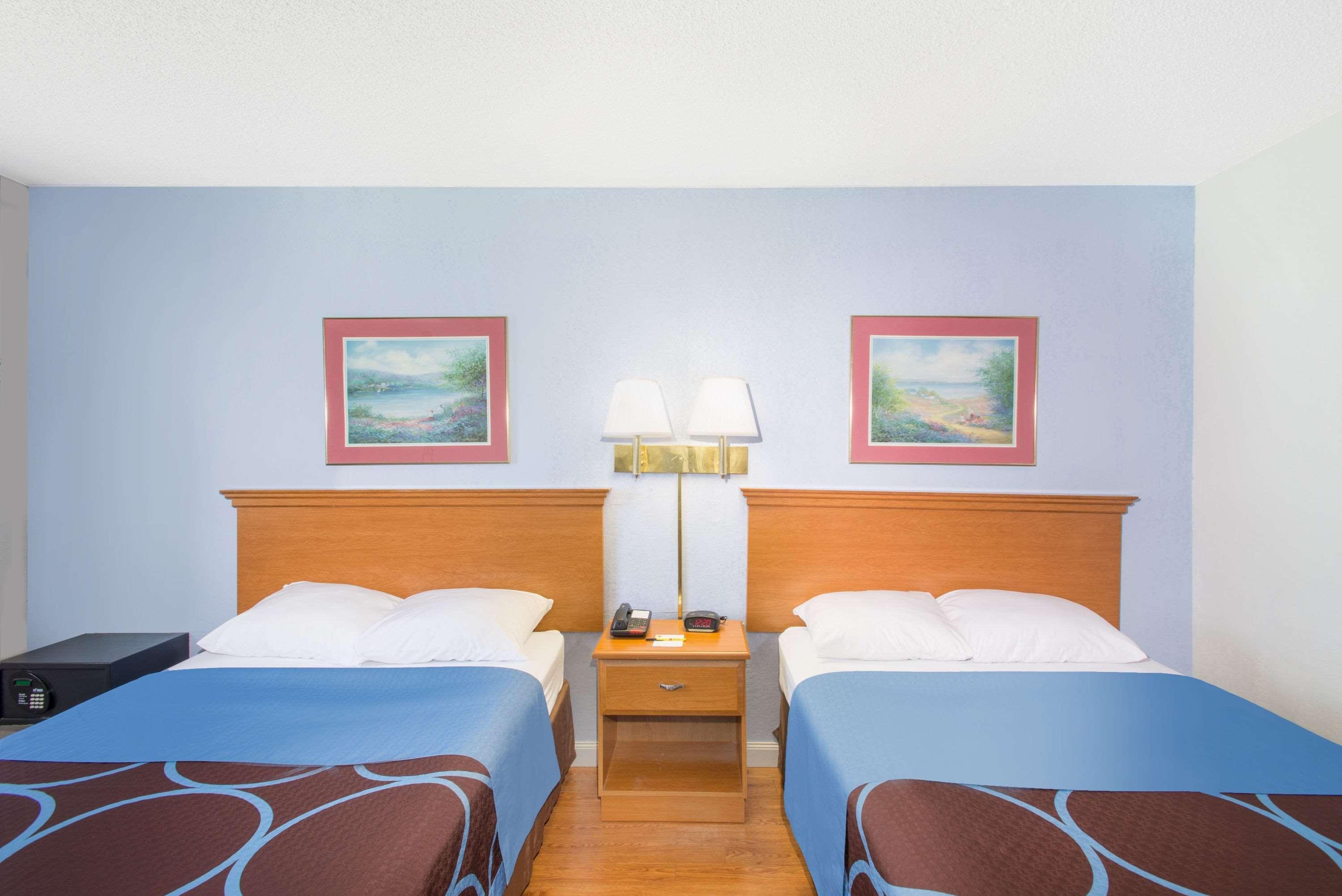 Super 8 By Wyndham Webster/rochester Hotel Webster